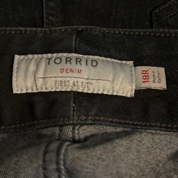 TORRID Jegging Skinny Super Stretch High-Rise Jeans - Dark Wash NWOT - Picture 12 of 13